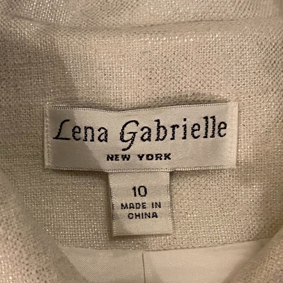 Woman's Suit - Picture 6 of 12